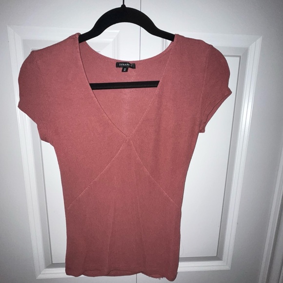 Fitted ribbed pink T shirt with V neck - Picture 2 of 5